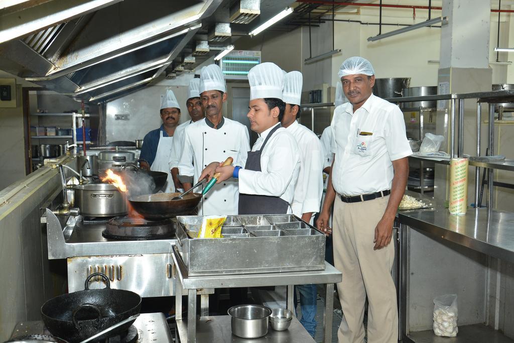Hotel Palmyra Grand Suite - Tirunelveli Esterno foto